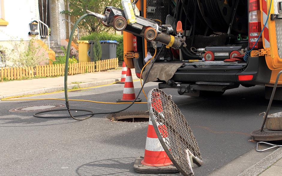 camion pompe egout Sèvres